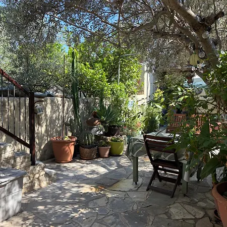 Avli-the Courtyard Πανσιόν 4*